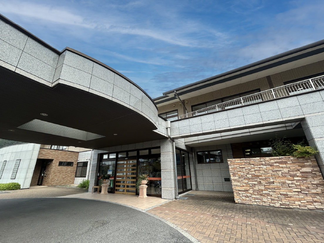 施設入口玄関の写真